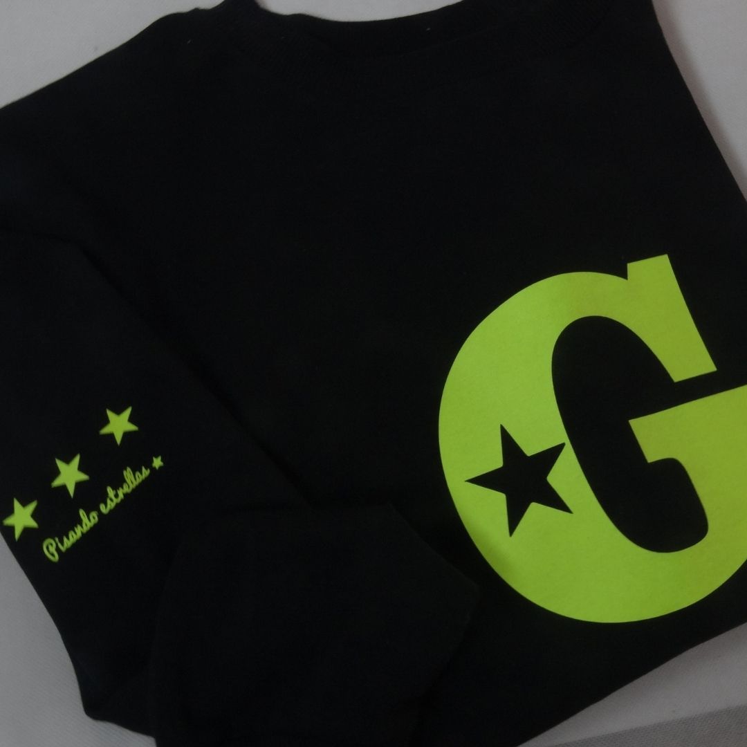 Sudadera inicial con estrella. - Imagen 2